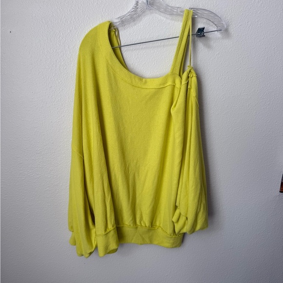 NWT Free People We The Free Cold Shoulder Lemon Squeeze Sweatshirt Size XL - Picture 6 of 9